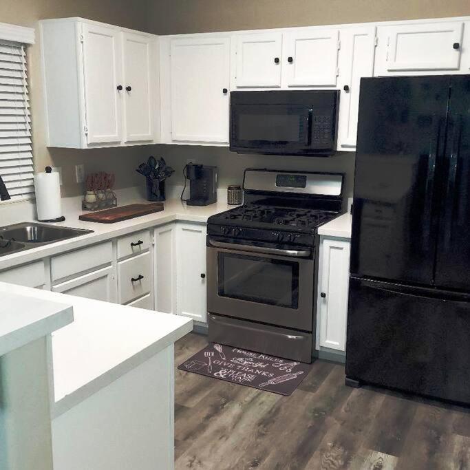 New Beautifully Remodeled Home In Las Vegas Exterior foto